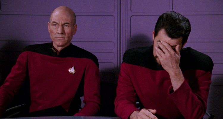 Star Trek TNG: Riker se prend le visage dans les mains